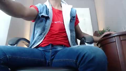 Snapshot of sander_ath chatting on 10-01-25, 01:17 Sander online show from 10-01-25, 01:17