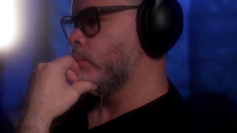 Sanders online show from 10-08-25, 02:53