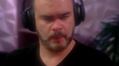 Snapshot of sanders_white chatting on 01-06-26, 07:56 Sanders online show from 01-06-26, 07:56