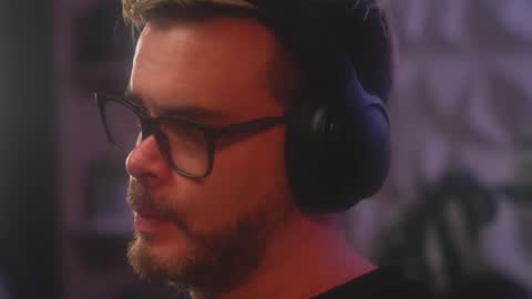 Snapshot of sanders_white chatting on 02-09-26, 04:49 Sanders online show from 02-09-26, 04:49