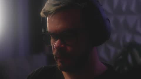 Snapshot of sanders_white chatting on 02-11-26, 05:45 Sanders online show from 02-11-26, 05:45