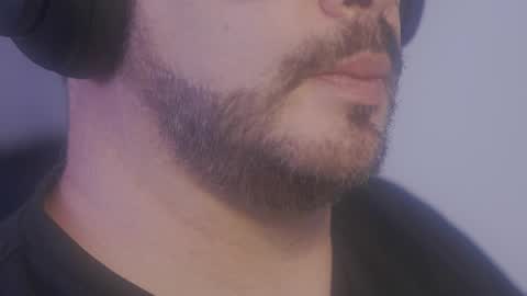 Snapshot of sanders_white chatting on 04-04-26, 02:32 Sanders online show from 04-04-26, 02:32