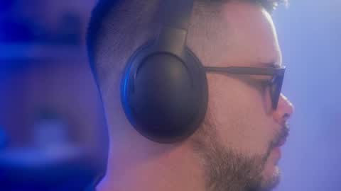 Snapshot of sanders_white chatting on 04-11-26, 03:11 Sanders online show from 04-11-26, 03:11