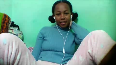 Snapshot of sandra1253099 chatting on 12-02-25, 07:03 sandra1253099 online show from 12-02-25, 07:03