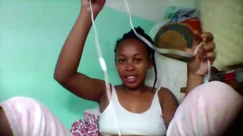 Snapshot of sandra1253099 chatting on 12-05-25, 07:43 sandra1253099 online show from 12-05-25, 07:43