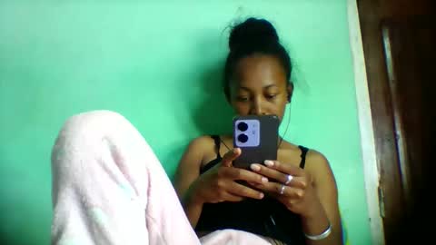 sandra1253099 online show from 04-10-26, 07:13