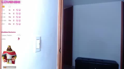 Snapshot of sandra_20_ chatting on 03-10-25, 06:01 SANDRA online show from 03-10-25, 06:01