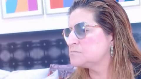 Snapshot of sandra_20_ chatting on 11-12-25, 10:48 SANDRA online show from 11-12-25, 10:48