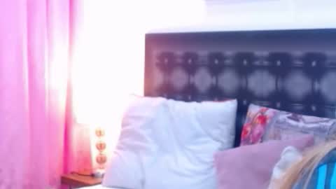 Snapshot of sandra_20_ chatting on 11-22-25, 10:47 SANDRA online show from 11-22-25, 10:47