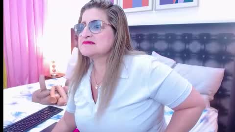 SANDRA online show from 01-14-26, 10:54