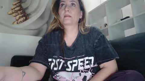 Snapshot of sandra______ chatting on 05-17-26, 05:31 dont forghet to thumbs up if you like my show online show from 05-17-26, 05:31