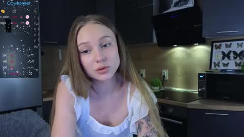 Snapshot of sandra_buika chatting on 02-23-25, 04:02 Sandra      Lillys Page    online show from 02-23-25, 04:02