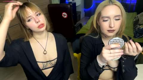 sandra dimonds online show from 04-24-26, 01:24