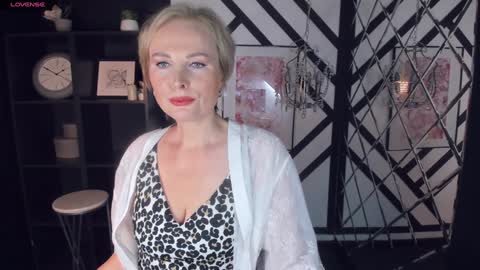 Snapshot of sandra_kind chatting on 02-08-25, 05:51 Sandra online show from 02-08-25, 05:51