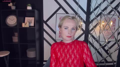 Snapshot of sandra_kind chatting on 02-11-25, 11:43 Sandra online show from 02-11-25, 11:43