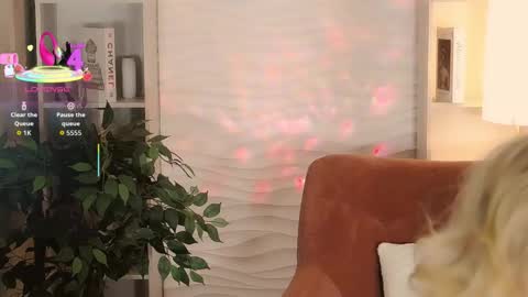 Snapshot of sandra_kind chatting on 09-18-25, 05:53 Sandra online show from 09-18-25, 05:53