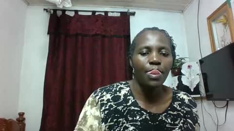 Snapshot of sandra_milly chatting on 11-15-25, 11:29 sandra online show from 11-15-25, 11:29