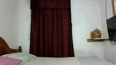 Snapshot of sandra_milly chatting on 11-17-25, 06:30 sandra online show from 11-17-25, 06:30