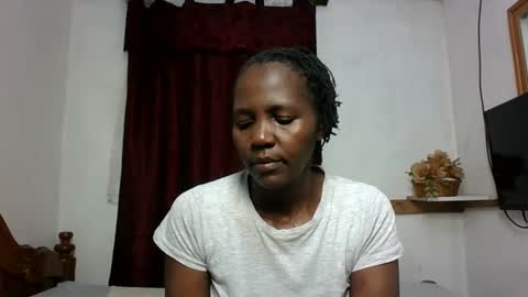 Snapshot of sandra_milly chatting on 11-19-25, 06:57 sandra online show from 11-19-25, 06:57