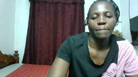 Snapshot of sandra_milly chatting on 12-05-25, 06:33 sandra online show from 12-05-25, 06:33