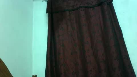 Snapshot of sandra_milly chatting on 12-05-25, 06:59 sandra online show from 12-05-25, 06:59