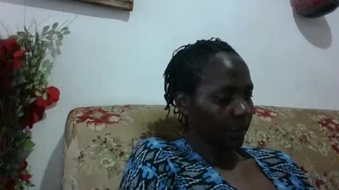 Snapshot of sandra_milly chatting on 12-18-25, 04:40 sandra online show from 12-18-25, 04:40