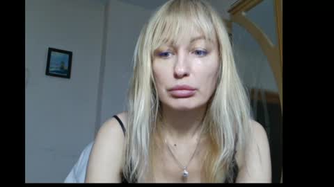 Sandra online show from 04-11-26, 10:52