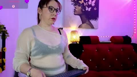 Snapshot of sandraossa chatting on 06-20-26, 08:00 sandraossa online show from 06-20-26, 08:00