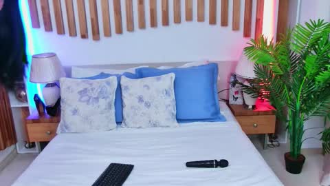 Sandra online show from 12-05-25, 07:43