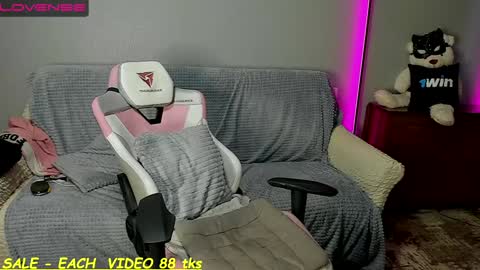 Snapshot of sandy_chris chatting on 01-16-25, 11:15 Sandy and Chris online show from 01-16-25, 11:15