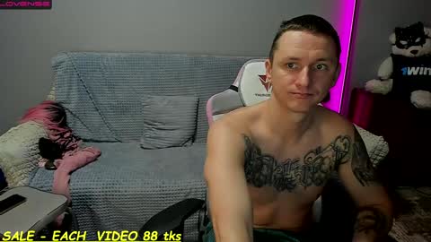 Snapshot of sandy_chris chatting on 01-20-25, 06:42 Sandy and Chris online show from 01-20-25, 06:42