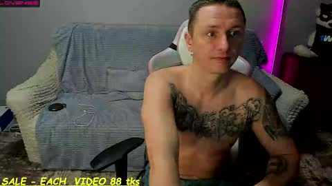 Snapshot of sandy_chris chatting on 01-21-25, 07:37 Sandy and Chris online show from 01-21-25, 07:37