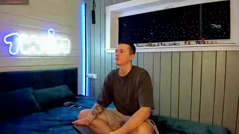 Snapshot of sandy_chris chatting on 01-31-25, 08:01 Sandy and Chris online show from 01-31-25, 08:01