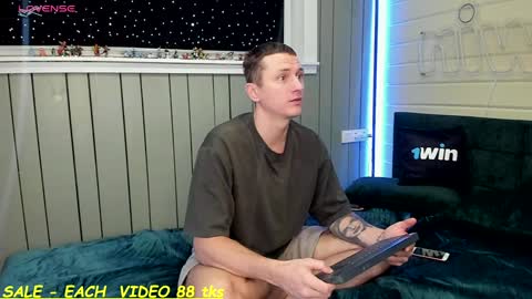 Snapshot of sandy_chris chatting on 02-01-25, 07:05 Sandy and Chris online show from 02-01-25, 07:05