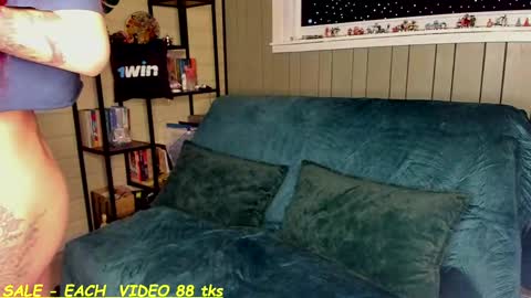 Snapshot of sandy_chris chatting on 02-28-25, 02:53 Sandy and Chris online show from 02-28-25, 02:53