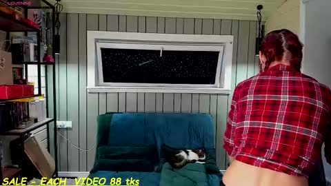 Sandy and Chris online show from 12-17-25, 09:04