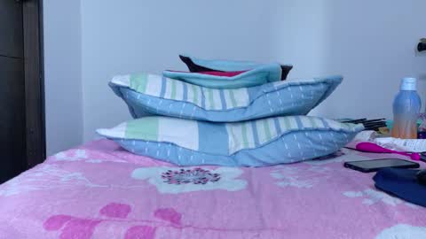 sandy online show from 11-09-25, 01:42