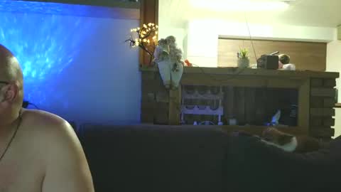 Snapshot of sanroom chatting on 12-19-25, 03:52 sanroom online show from 12-19-25, 03:52