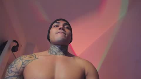 Snapshot of santi__ferrer chatting on 12-17-25, 01:00 Santi Ferrer online show from 12-17-25, 01:00