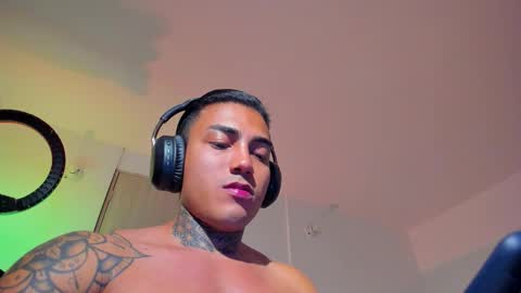 Snapshot of santi__ferrer chatting on 02-12-26, 06:08 Santi Ferrer online show from 02-12-26, 06:08