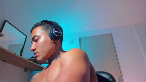 Snapshot of santi__ferrer chatting on 03-15-26, 01:44 Santi Ferrer online show from 03-15-26, 01:44