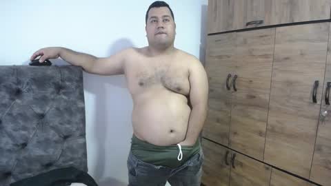 Snapshot of santi_hothot chatting on 10-09-25, 07:12 Santiago online show from 10-09-25, 07:12