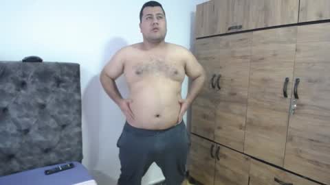 Snapshot of santi_hothot chatting on 10-11-25, 07:12 Santiago online show from 10-11-25, 07:12