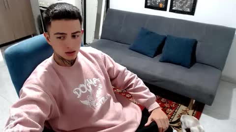 Snapshot of santi_ss chatting on 12-22-25, 12:51 santi_ss online show from 12-22-25, 12:51