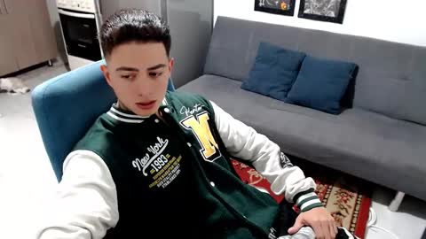 Snapshot of santi_ss chatting on 01-11-26, 01:05 santi_ss online show from 01-11-26, 01:05