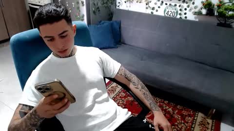 Snapshot of santi_ss chatting on 02-13-26, 02:46 santi_ss online show from 02-13-26, 02:46