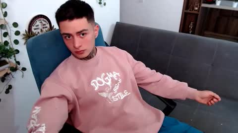 Snapshot of santi_ss chatting on 03-18-26, 03:04 santi_ss online show from 03-18-26, 03:04