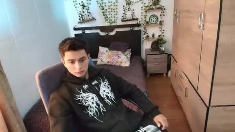 santi_ss online show from 06-07-26, 02:32