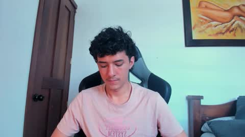 santi_twink19 online show from 10-23-25, 06:17