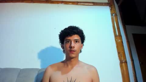 Snapshot of santi_twink19 chatting on 05-28-26, 08:11 santi_twink19 online show from 05-28-26, 08:11